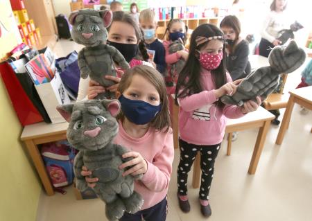 UČENCI V OŠ RAKEK 07 FOTO LJUBO VUKELIČ